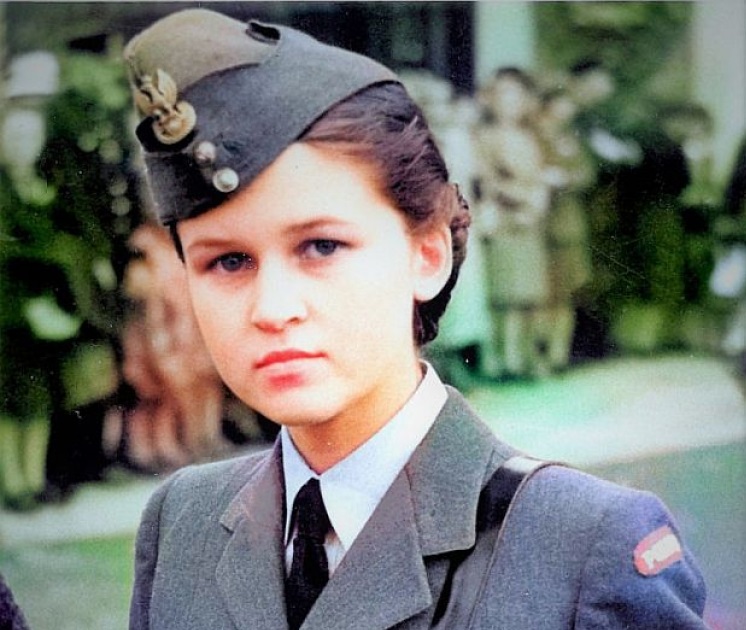 Polish WWII “girl from the photograph” buried in London after being identified in online campaign